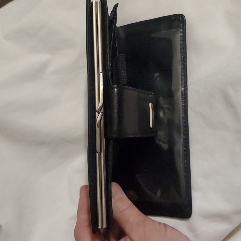 FOSSIL GENUINE LEATHER WALLET - Picture 8 of 14